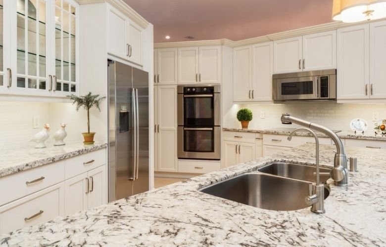 bancada de cozinha de granito branco