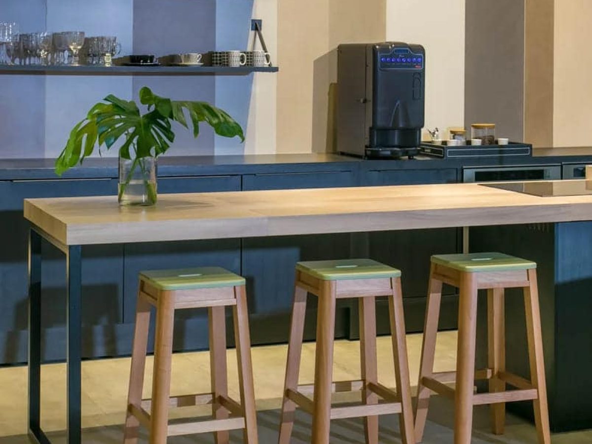 Madeira de Demolição vs. MDF: Qual a Melhor Opção para sua Cozinha?