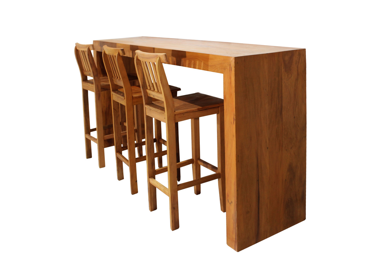 Bancada de Ilha em Madeira de Demolição: Estilo e Funcionalidade