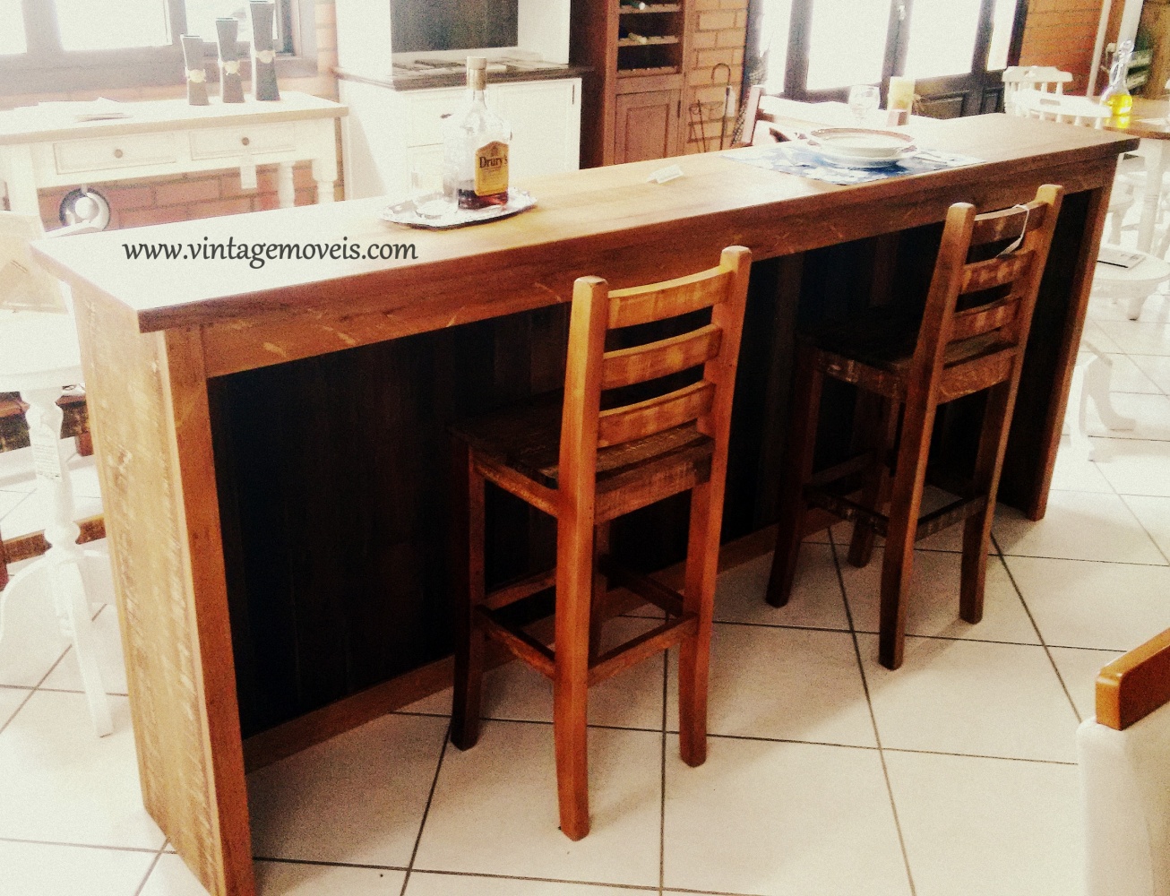 Guia Completo de Impermeabilização para Bancadas de Madeira de Demolição