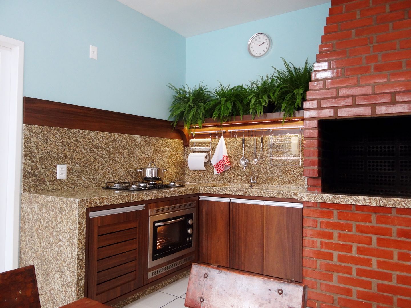 bancada de cozinha em L para otimizar espaço