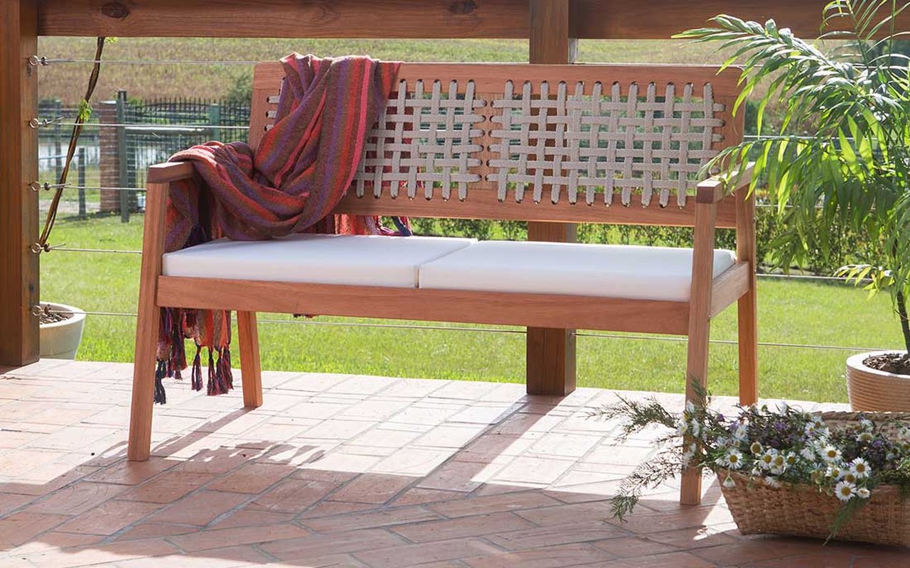 melhor banco para varanda exposta ao tempo