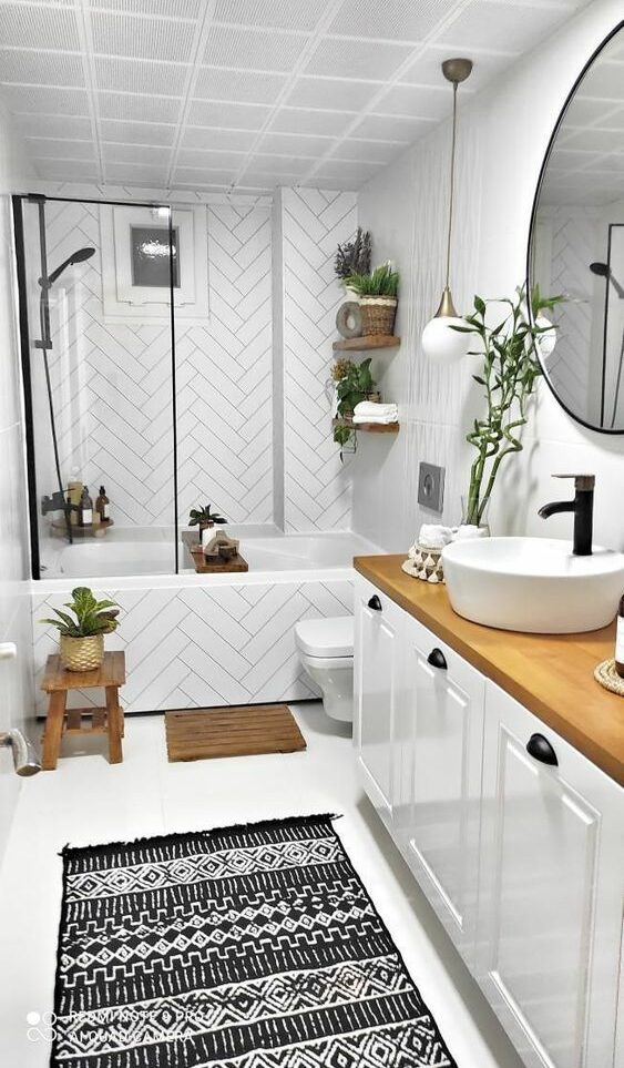 banheiro com decoracao de coracoes