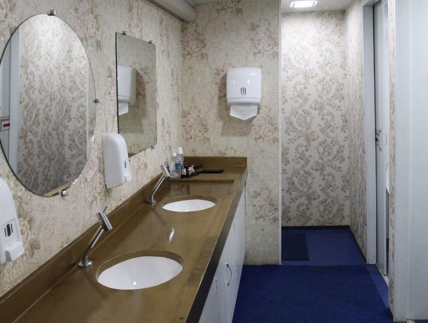 banheiro com decoracao de onibus 2