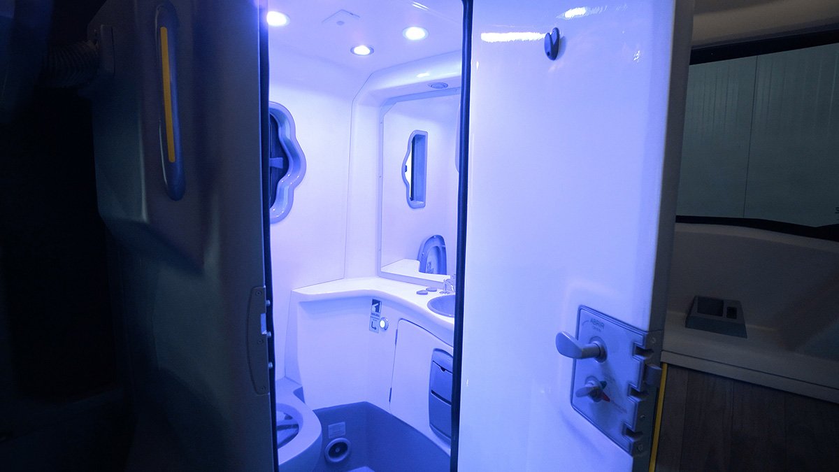 Guia Completo para Construir um Banheiro em Skoolie