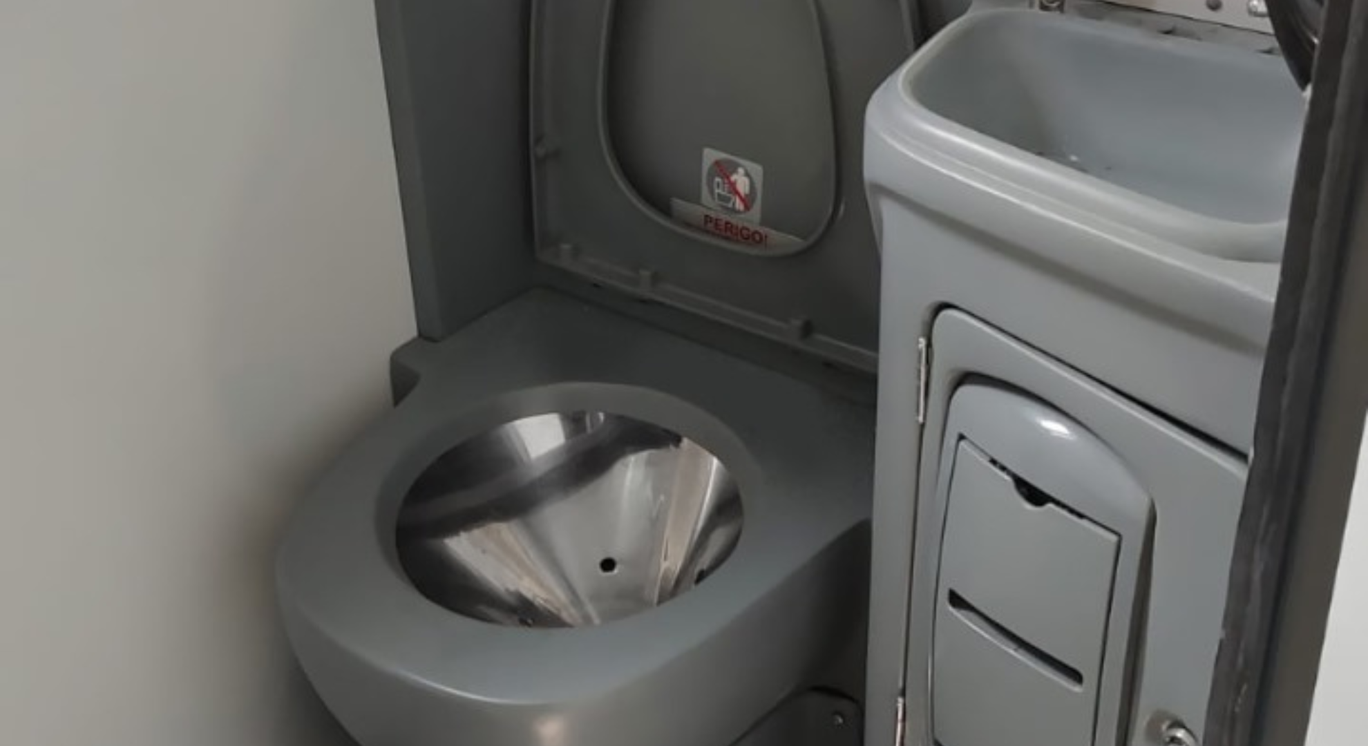 Dicas para otimizar o espaço do banheiro em seu motorhome