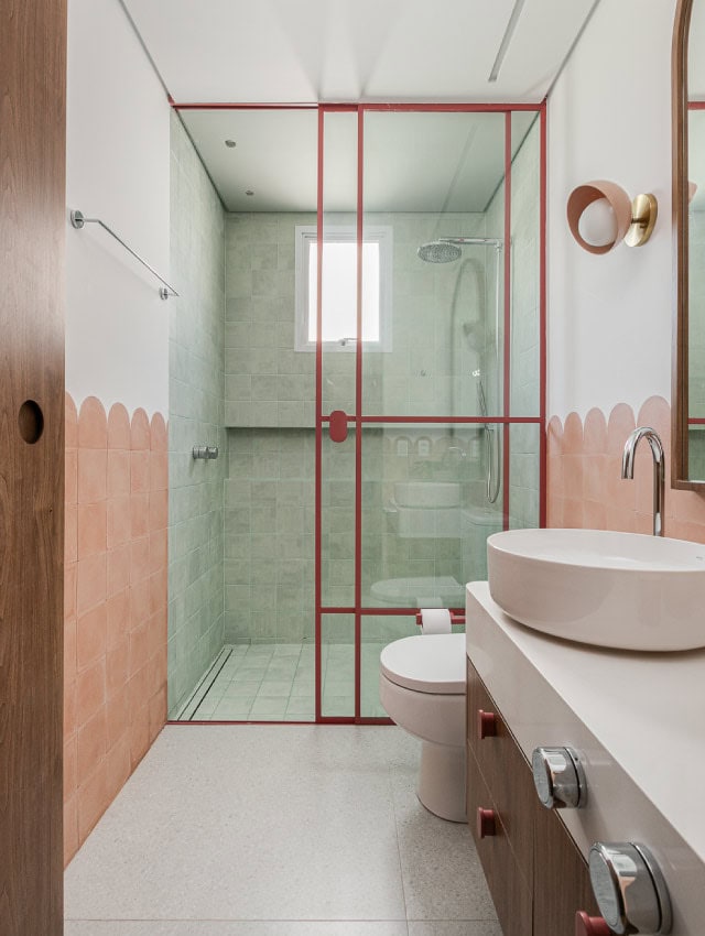 espelho sol ou adesivo box qual melhor banheiro