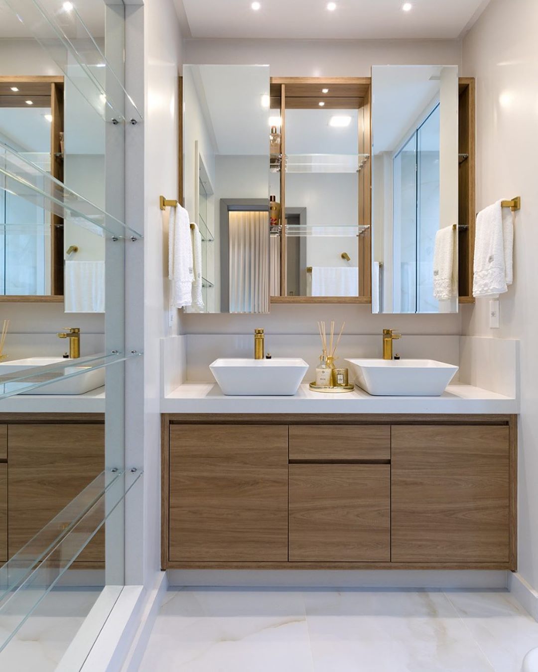 Decoração de banheiro com cuba dupla: inspirações e dicas