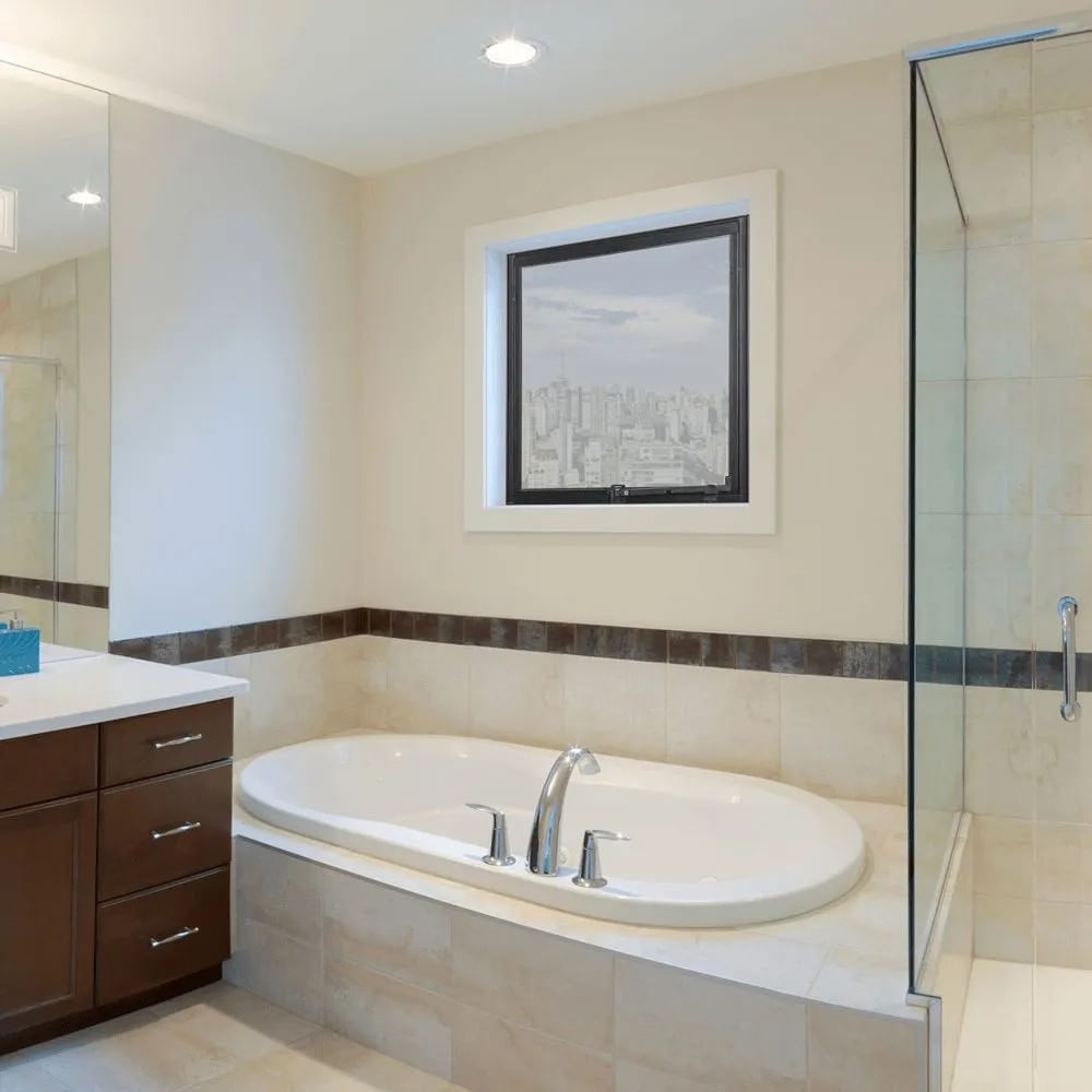 banheiro com janela maxim ar de aluminio