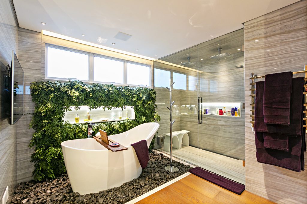 Decoração com Jardim Vertical: Ideias Criativas para Banheiros Pequenos