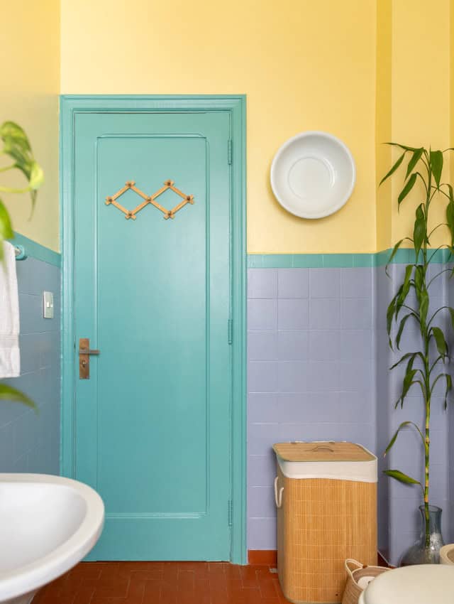 ideias de pintura geométrica para banheiro pequeno