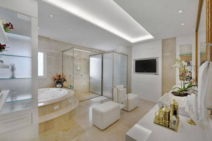 banheiro de rico vs banheiro comum