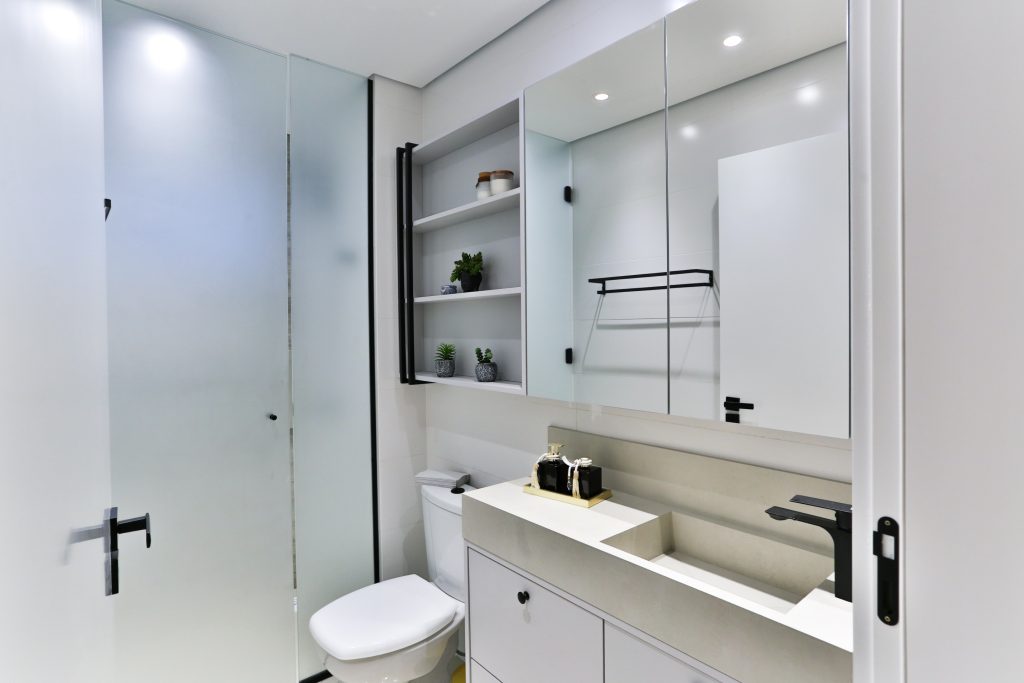itens essenciais para banheiro minimalista