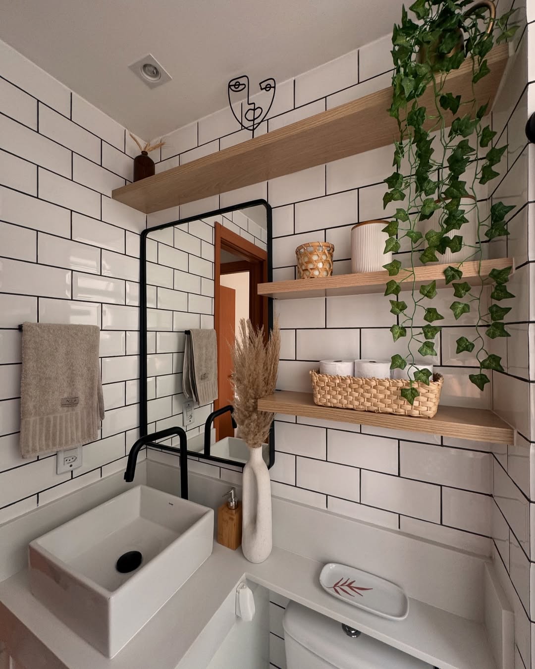 iluminação ideal para banheiros pequenos