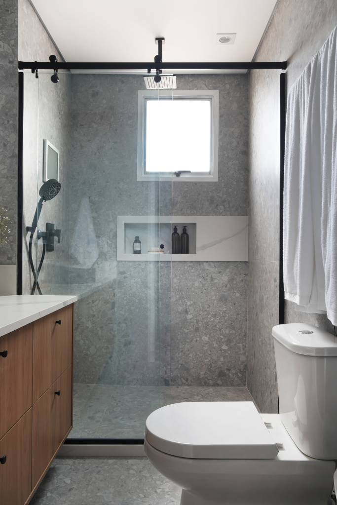 banheiro pequeno azulejo so no box