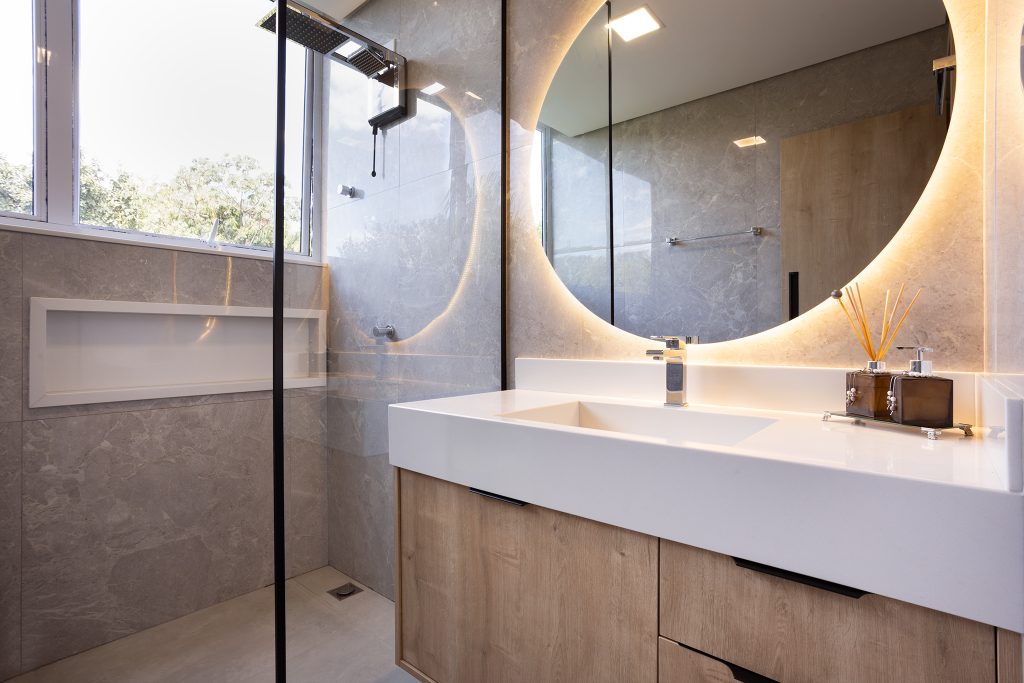 quanto custa fazer um banheiro pequeno chique