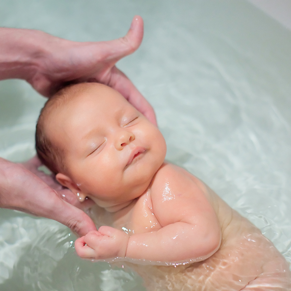 Banho de Balde (Ofurô) para Bebês: Benefícios e Como Fazer