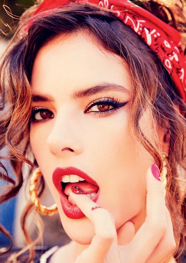 Maquiagem com batom vermelho: dicas e truques para um look impecável