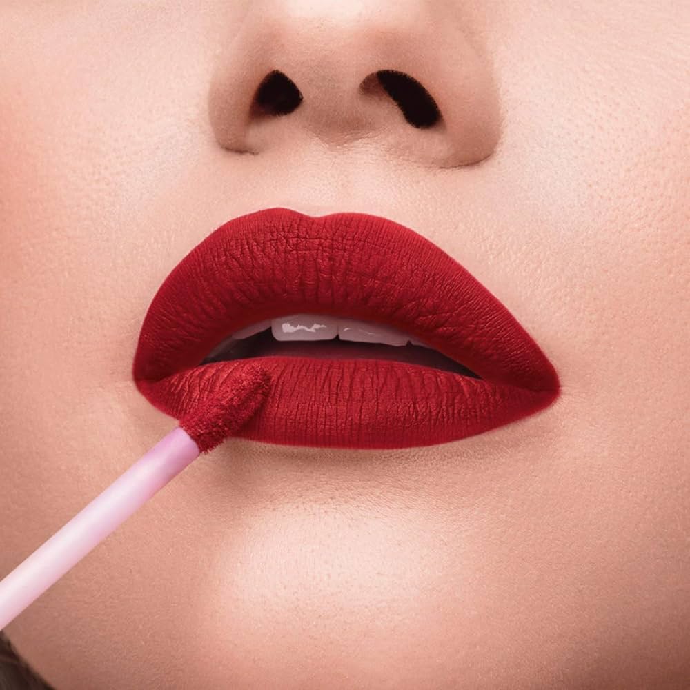 Maquiagem com batom vermelho: dicas e truques para um look impecável