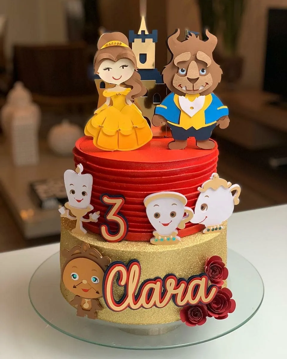 Bolo fake vs. Bolo comestível: Qual a melhor opção para sua festa?