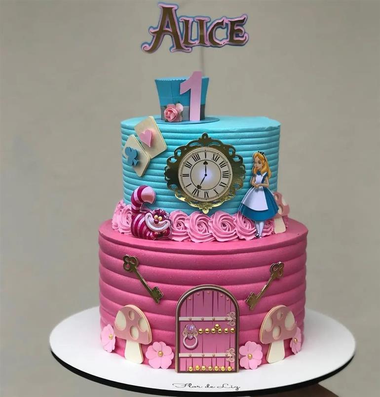 5 Ideias de Bolo Alice no País das Maravilhas para Festas Infantis
