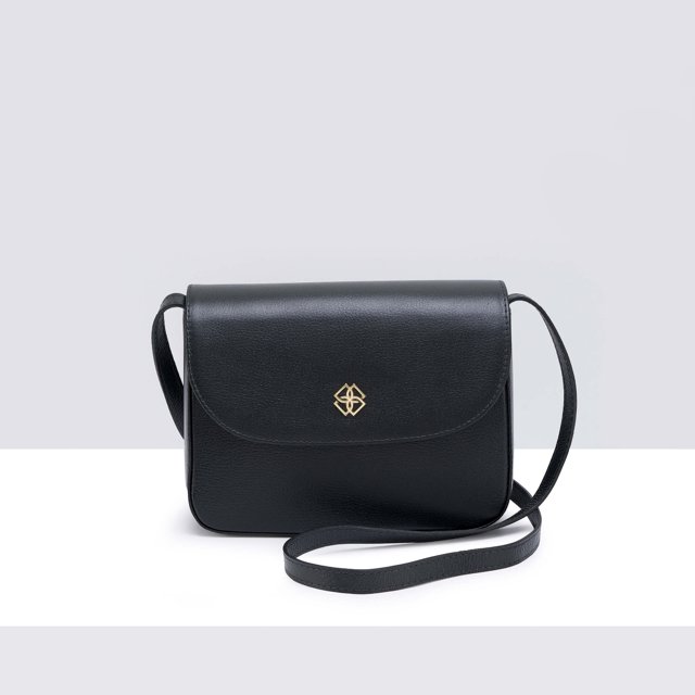 Bolsa transversal com fecho magnético