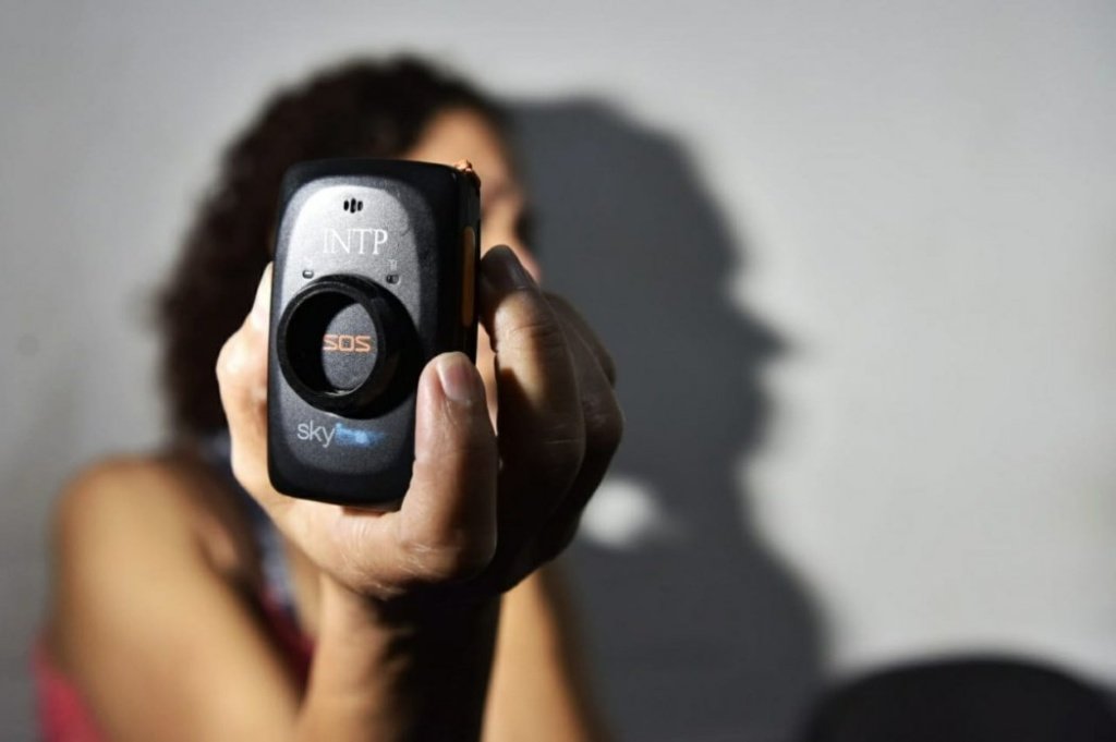 botão do pânico para idosos e pessoas com condições médicas