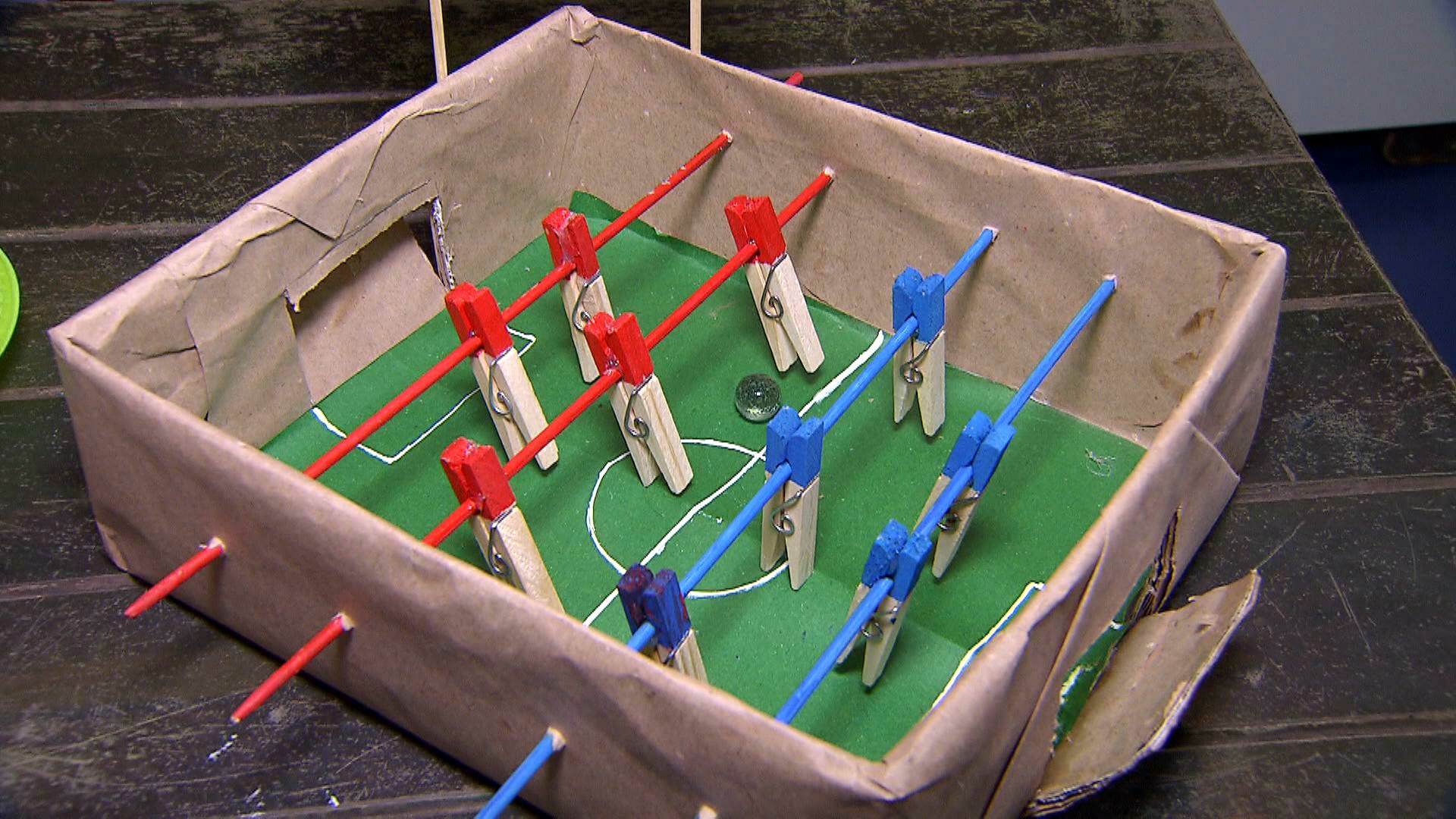 brinquedos com material reciclado