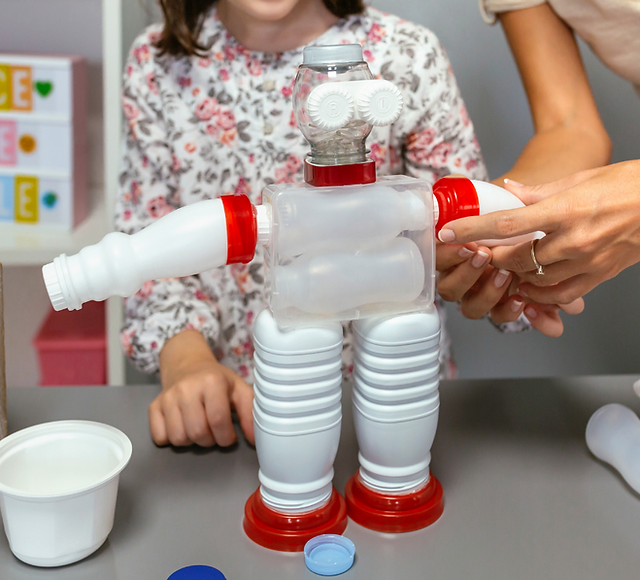 brinquedos com material reciclado educao infantil