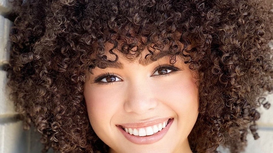 Guia Completo: Como Identificar e Cuidar do Cabelo Crespo Tipo 4B; Cabelo 4B: Desvendando as Diferenças entre os Tipos 4A