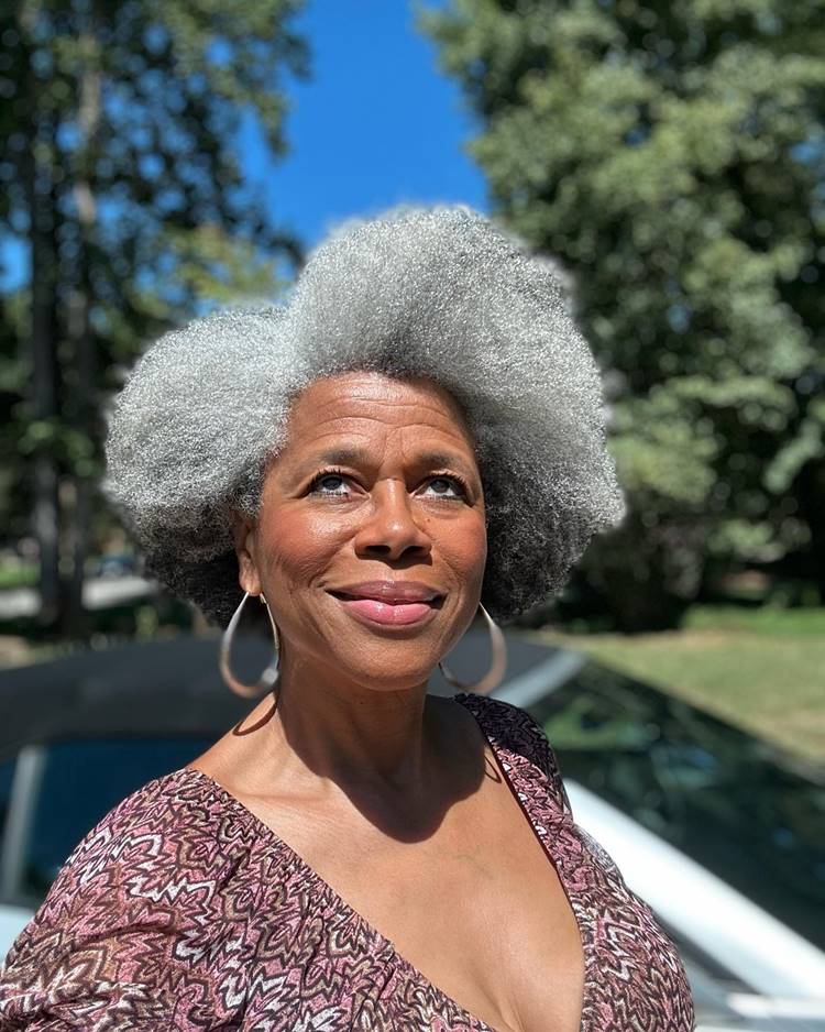 Guia Completo de Hidratação para Cabelos Grisalhos e Brancos