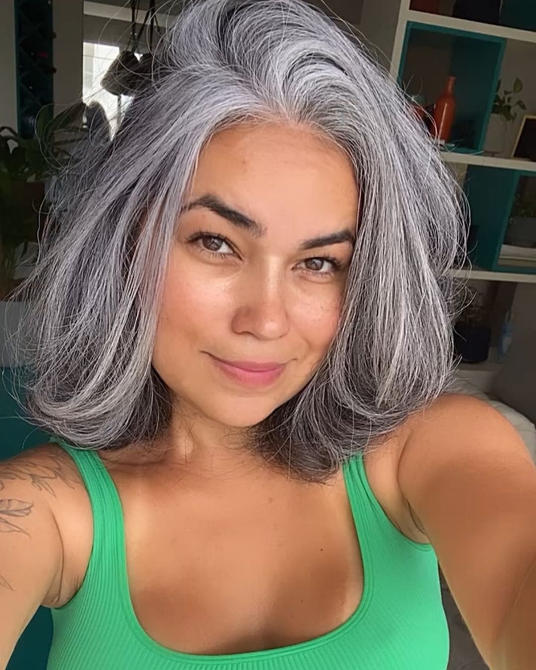 cabelo branco amarelado como evitar