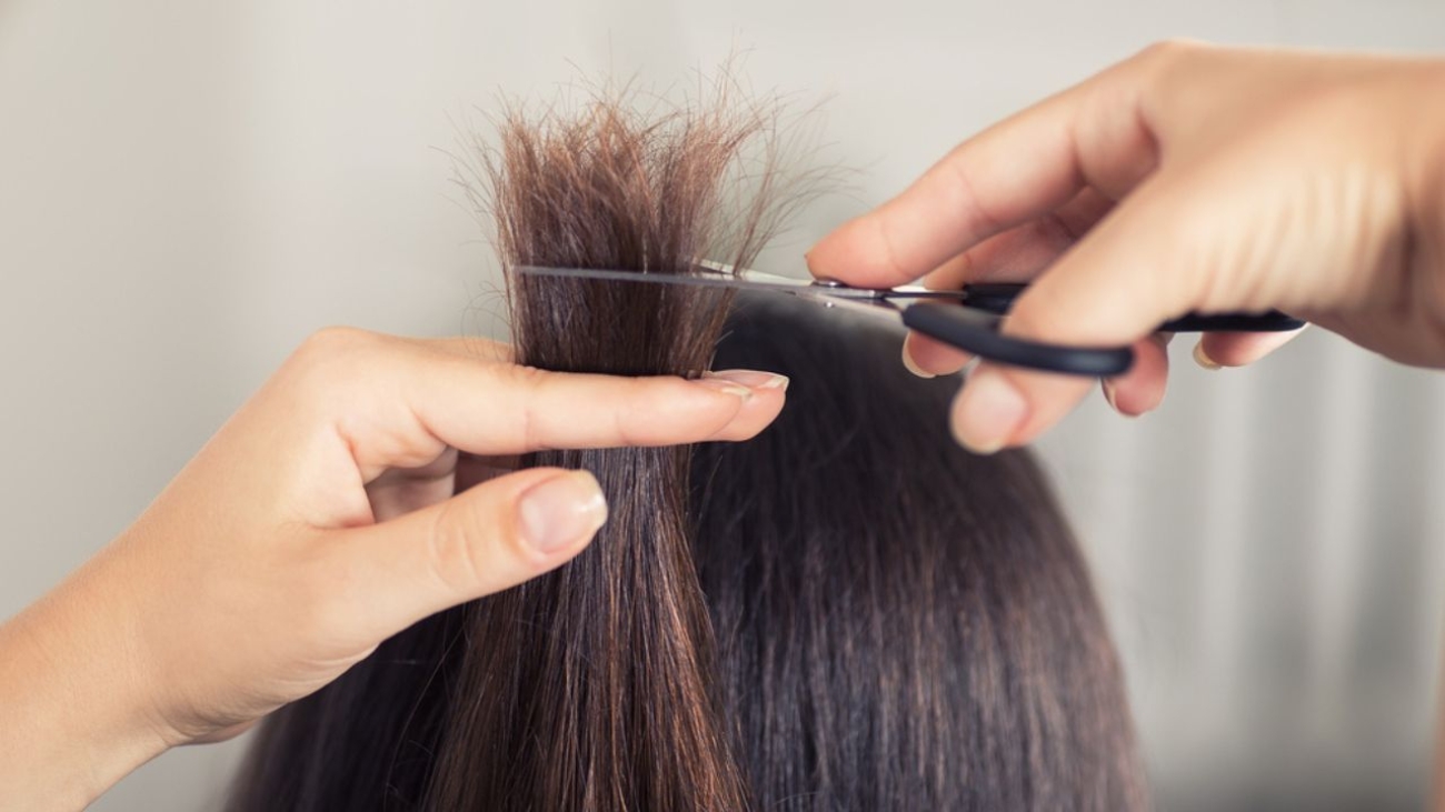 cabelo com pontas ressecadas