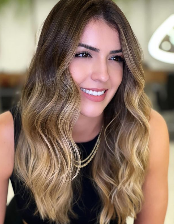 melhores tons de loiro para morenas em 2026