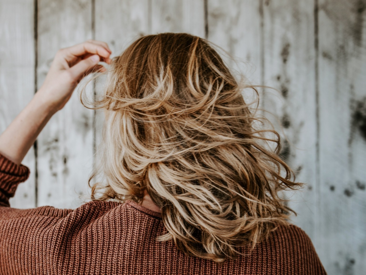 Cortes de cabelo que rejuvenescem: Além do médio repicado