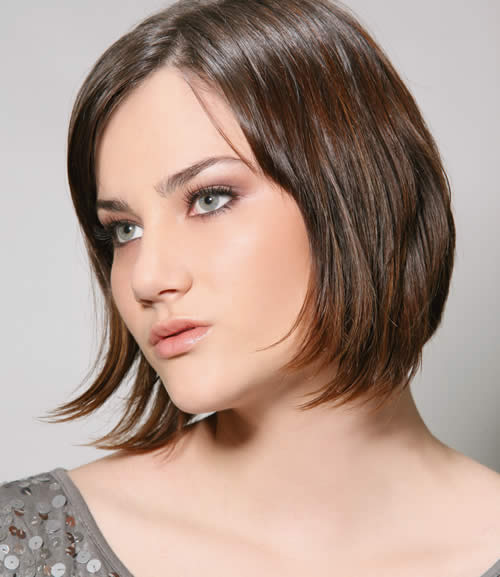 pixie cut ou short bob para gordinhas