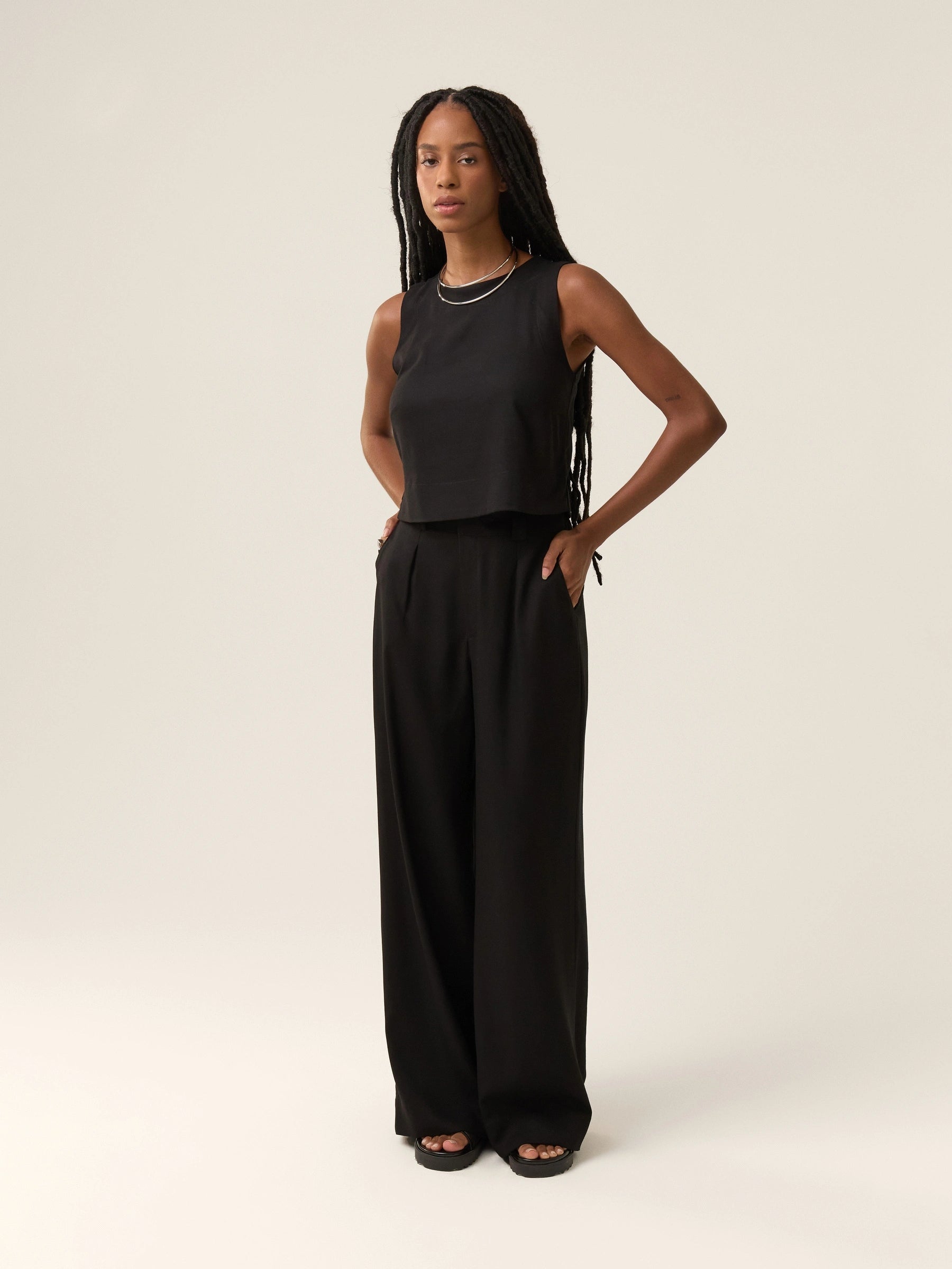 calça pantalona preta