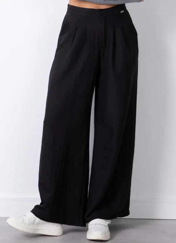 Guia Completo: Como Usar Calça Pantalona Preta em Diferentes Ocasiões