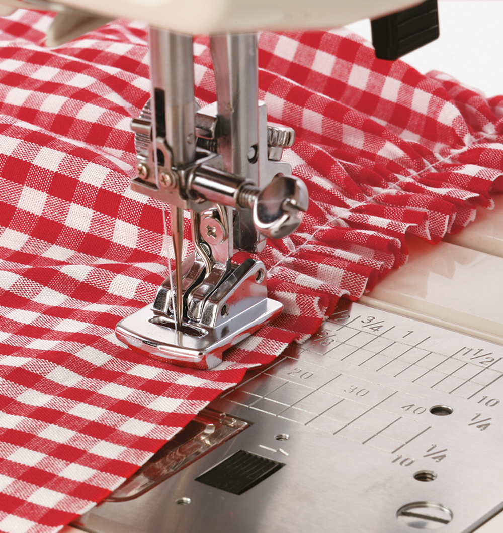 Aplicações Criativas do Calcador de Franzir: Além dos Babados Básicos