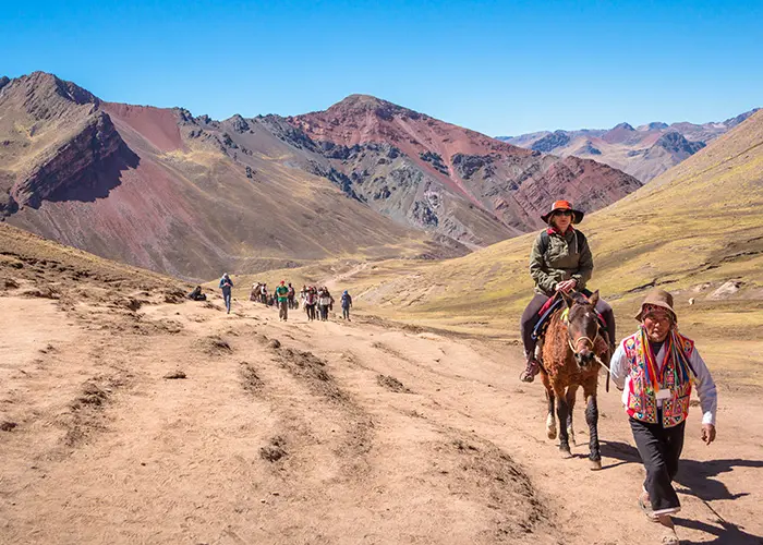 equipamento essencial para trilha