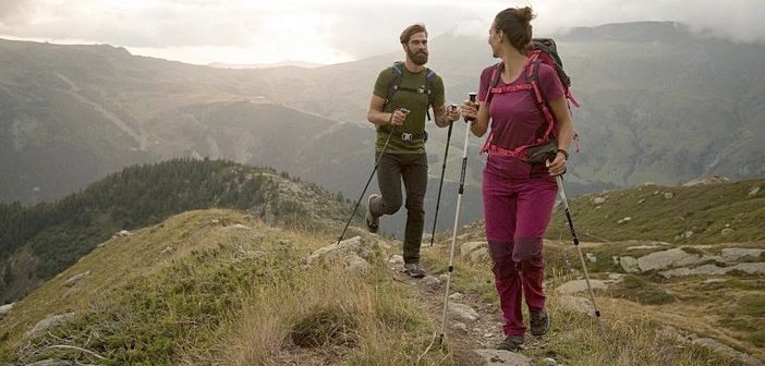 equipamento essencial para trilha