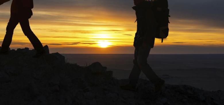 Guia Completo de Equipamentos para Caminhada Noturna Segura