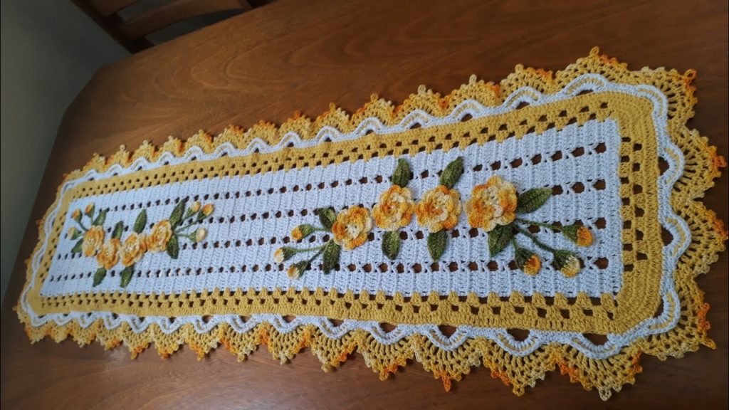 Tendências de Cores e Estilos em Caminhos de Mesa de Crochê para 2024