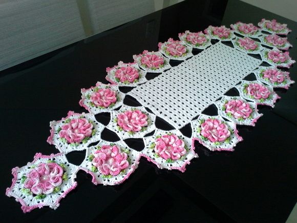 Tendências de Cores e Estilos em Caminhos de Mesa de Crochê para 2024