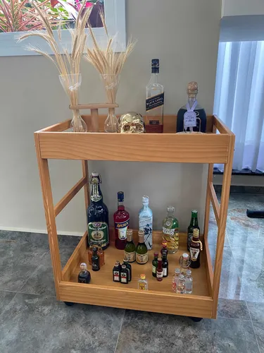 Design de Interiores: Combinando Carrinhos Bar de Metal e Madeira