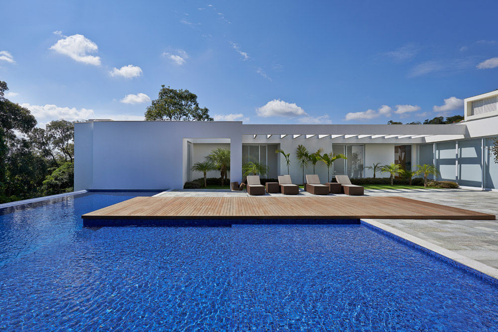 casas com piscinas