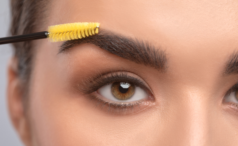 caspa na sobrancelha