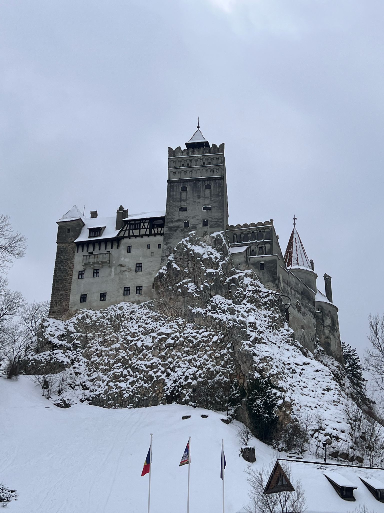 Castelo de Poenari: Conheça a Fortaleza Esquecida de Vlad
