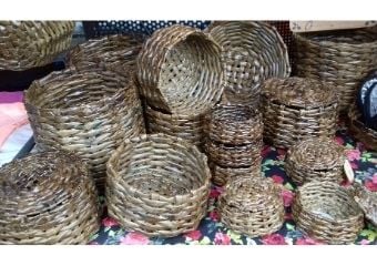 Cestos de Jornal: Inspirações e Onde Comprar Peças Únicas