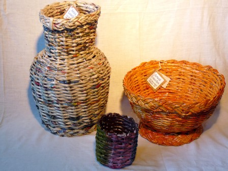 10 Ideias Criativas para Reutilizar Jornal na Decoração